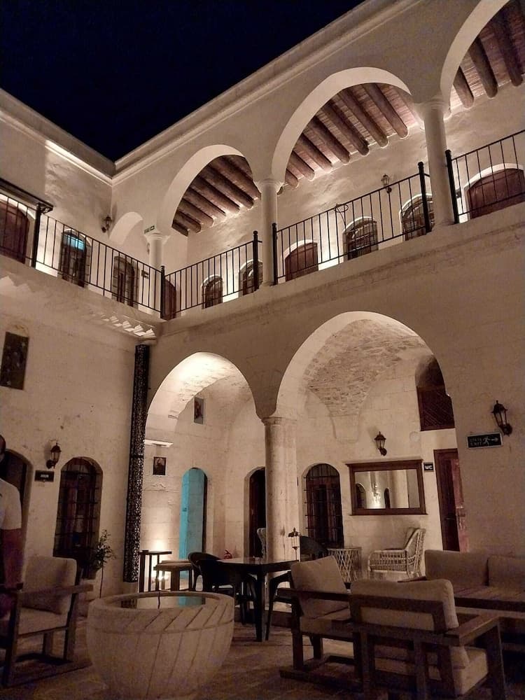 ORPHEUS BOUTİQUE HOTEL
