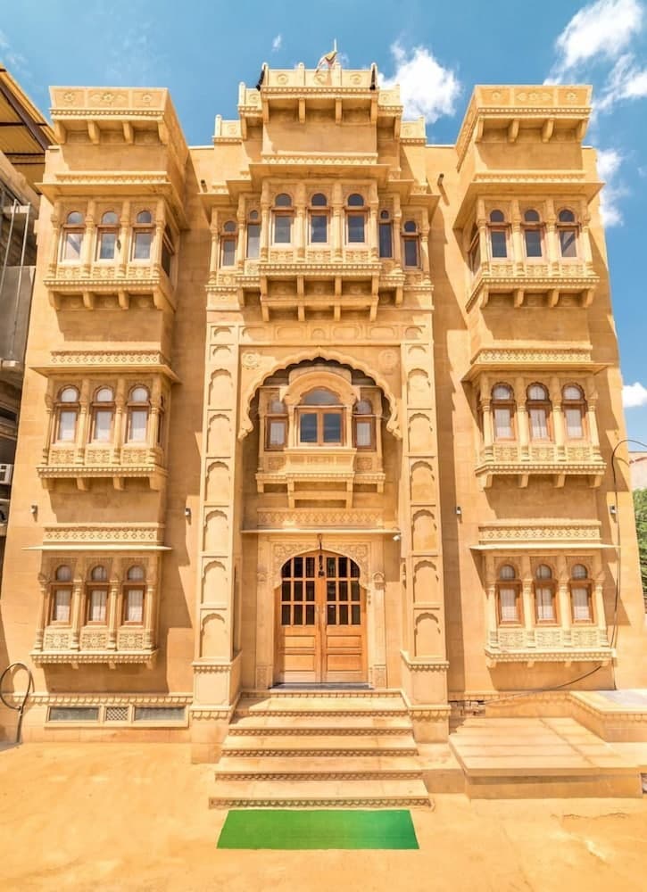 Hotel Dev Villa