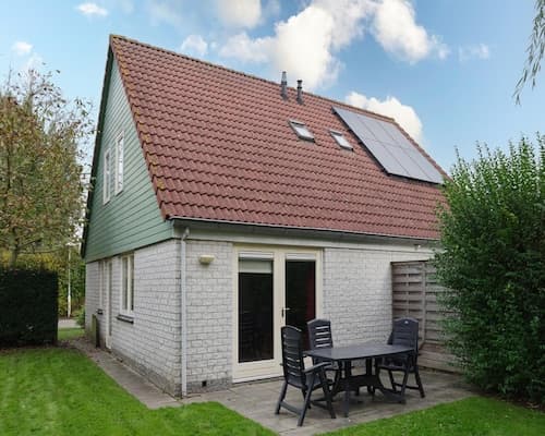 Spacious Holiday Home With Garden