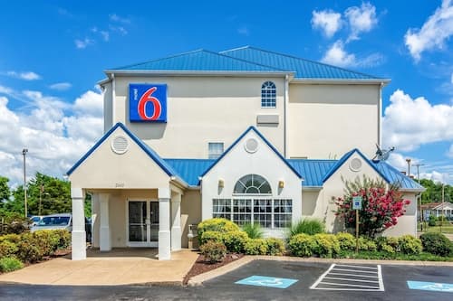 Motel 6 Chattanooga, TN - Downtown