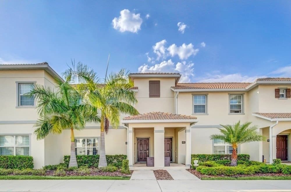 4829lullaby 4 Bedroom Townhouse