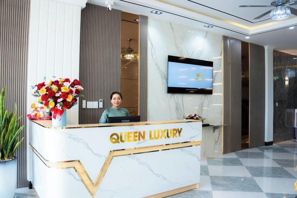 Queen Luxury Hotel