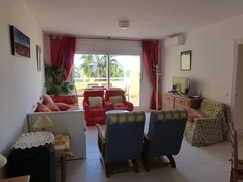 Beautiful 2 Bedroom, 2 Bathroom Apartment