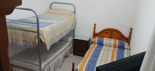Room-double Bunk Room Toledo