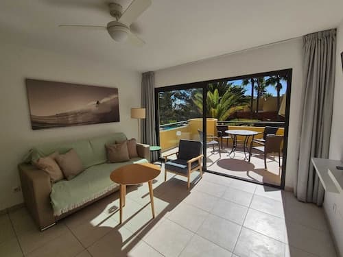 Beach Apt With Fast Wifi