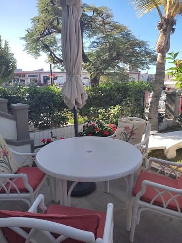 Marina Apartment With Garden by El Sirocco