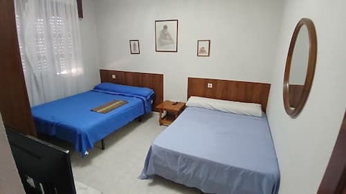 Room-triple Room in Chalet in Toledo