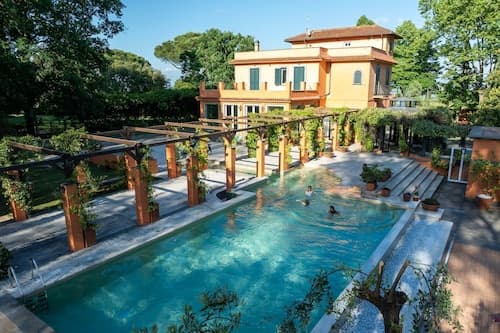 Hero's Garden Relais