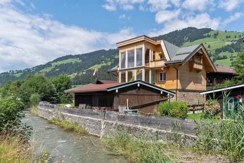 Central Apartment With Balcony, Terrace, Garden, Deckchairs