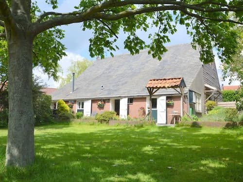Cozy Holiday Home in Bergen op Zoom With Garden