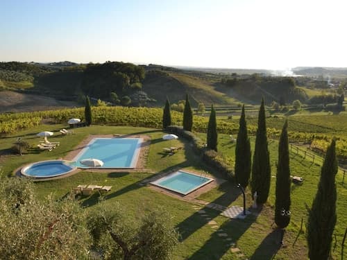 Holiday Home With Swimming Pool With Bubble Bath and Children's Pool