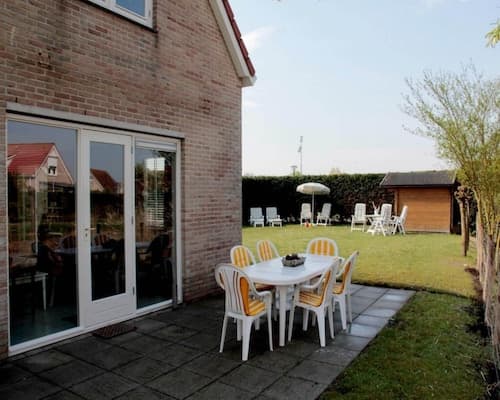 Appealing Bungalow With Garden