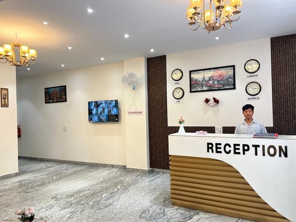 HOTEL IVORY INN
