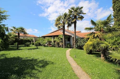 Bungalow mit Schönem Garten und Klimaanlage