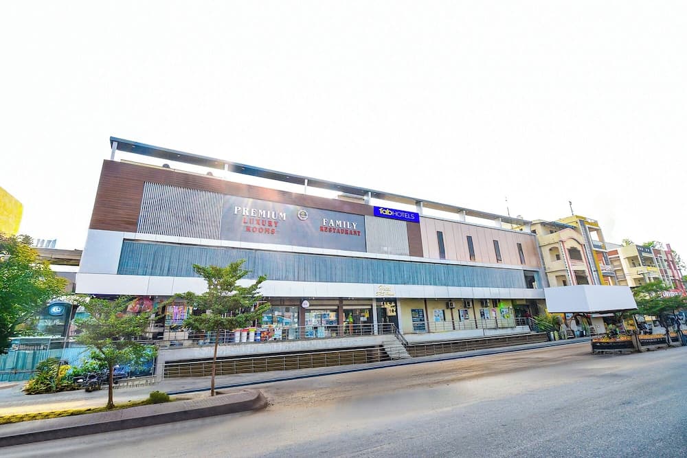 Fabhotel Srs Grand