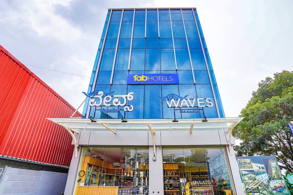Fabhotel Prime The Waves