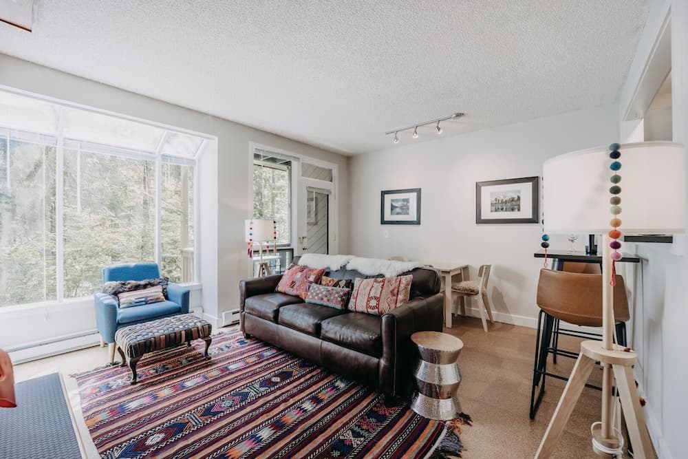 90sw - Fireplace - Dishwasher - W/D - Pets OK