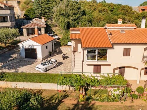 Stylish Two Bedroom Apartment in Labin