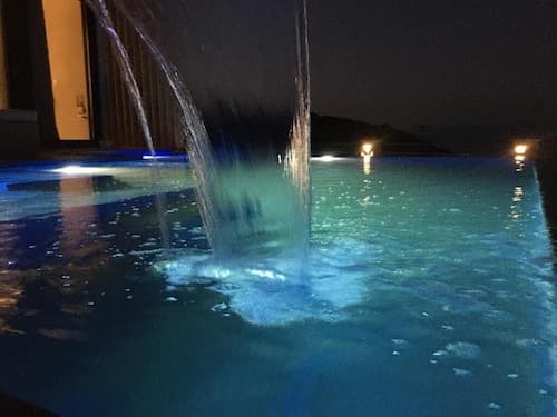 The Diamond of Kriaritsi private pools