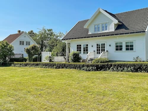 10 Person Holiday Home in Tjome