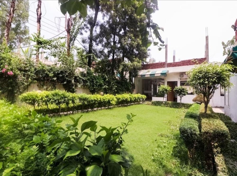 Goroomgo Motel Maurya Chandigarh