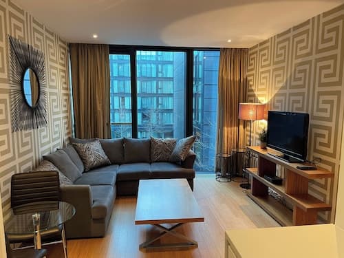 Very Centrally Located Chic one bed Quartermile Apartment