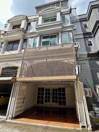 Comfy Crib Hostel 2