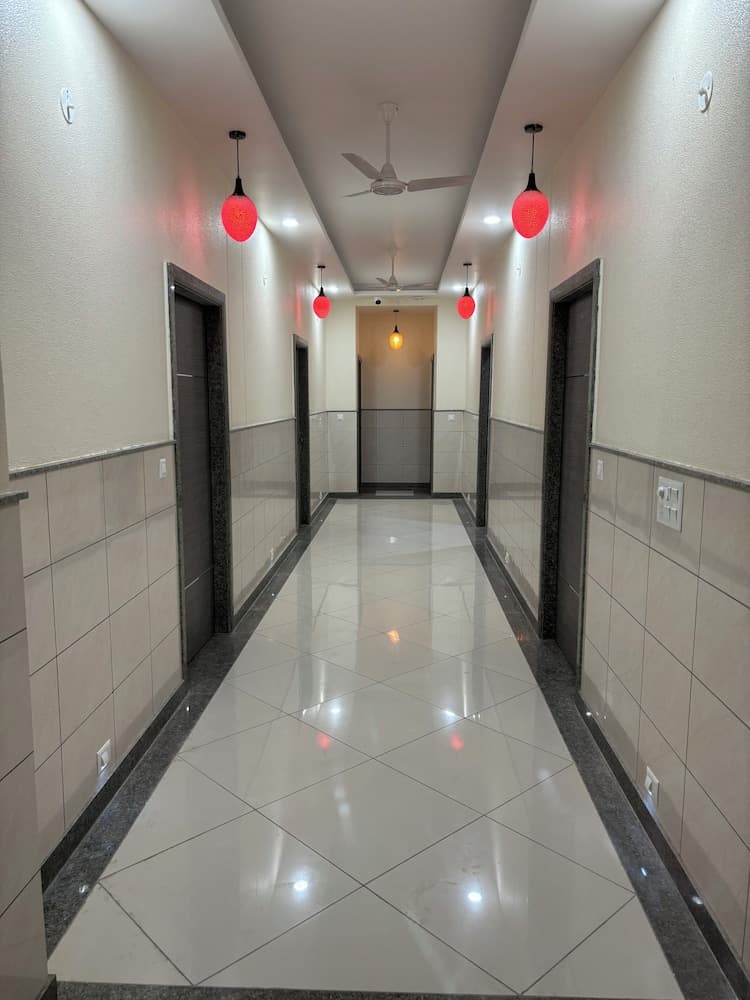 Hotel M R Paradise