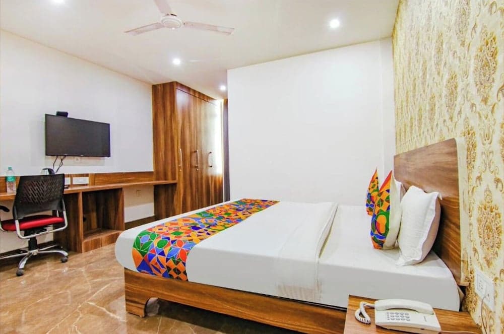 Hotel Divine Residency