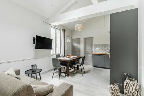 Townhouse With Garden 100m From Place Morny