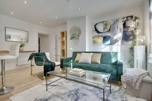 Modern Luxury Cozy Apartment
