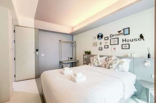 Quite Grove Hotel