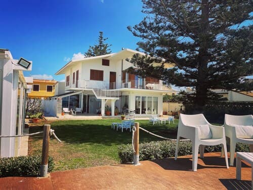 Room in B&B - Suitebeach bnb and Resort
