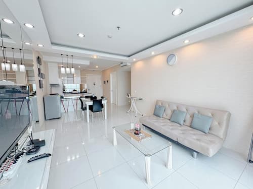 Restful And Simple 2Br At The Via And The Vue Apartment