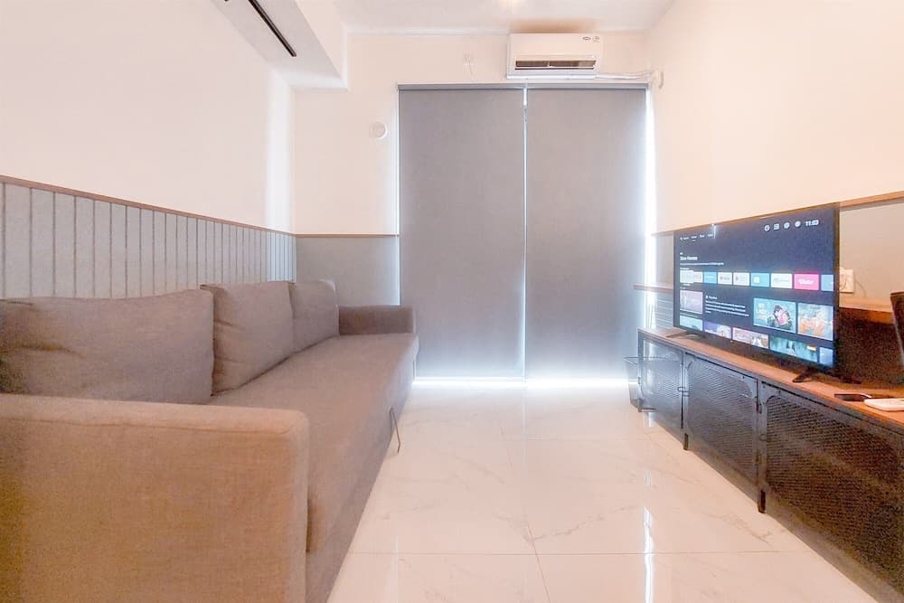 Good Location And Relaxing 2Br Sky House Bsd Apartment