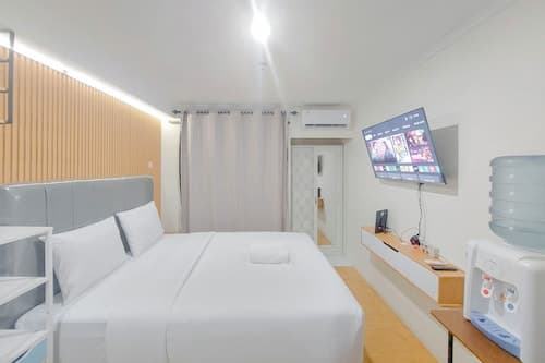Homey And Elegant Studio At Apartment Sentraland Medan