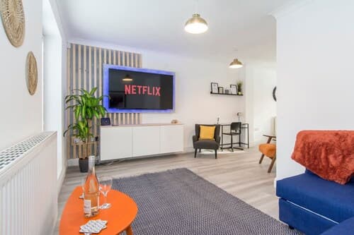 Host Stay Davies Close
