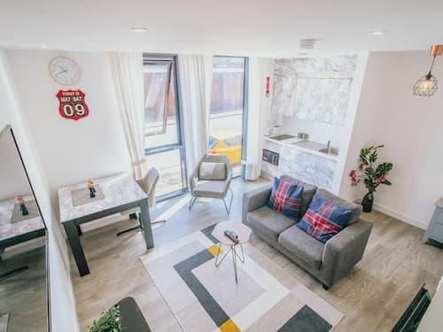 Vibrant Bright Apartment Sheffield Sleeps 2