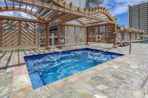 Ocean and City Views at Island Colony Near Waikiki Beach