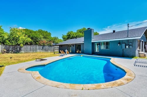 Sinatra Fun 5BD Home Huge Pool Game Room