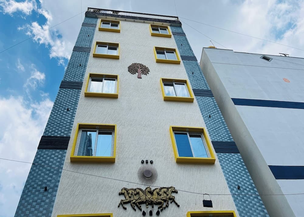 Marvel Comforts Near Fortis Hospital, Bannerghatta Road