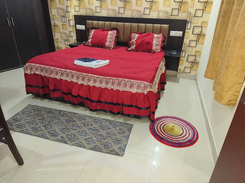 HOTEL GLOBAL STAY Near Delhi Airport
