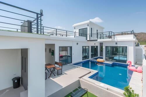 Modern Enjoy Pool Villa Hua-hin