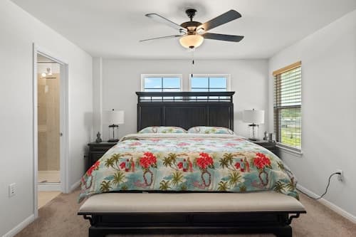 Relaxing 3BR Retreat Community Pool Gym