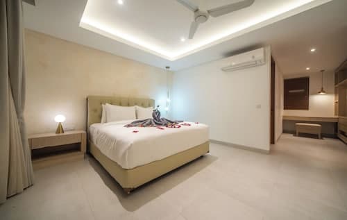 Luxury 4 Bedroom Bella Vista Villa