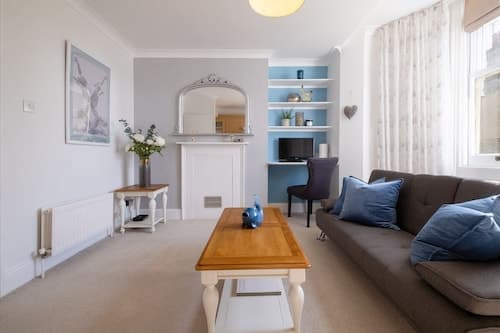 Host Stay Regency Square Apartment