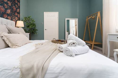 Host Stay Round Hill Apartment
