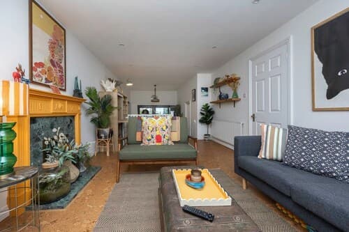 Host Stay Blue Boho at Bristol Gardens