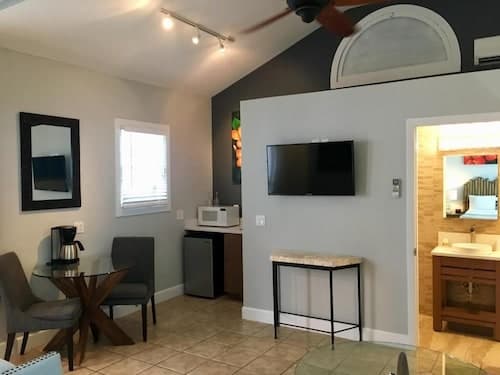 Douglas House - Adults Only