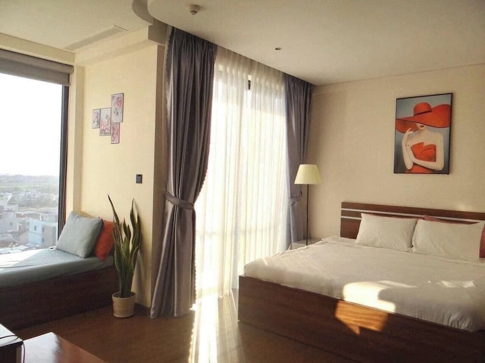Kira Kira 's Apartment